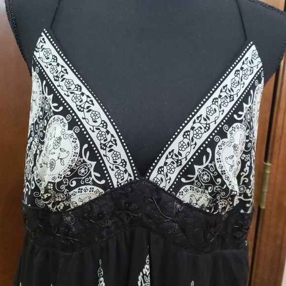 Beautiful Black handkerchief dress w/ sequin - Picture 5 of 8